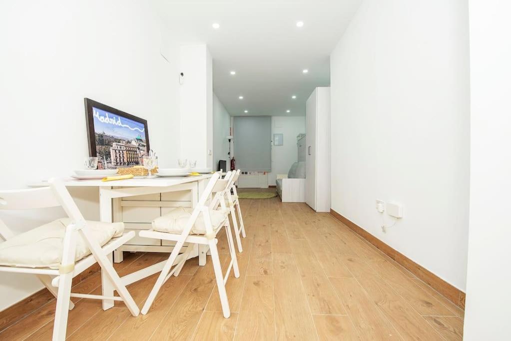 Estudio En Barrio La Latina Madrid Bagian luar foto