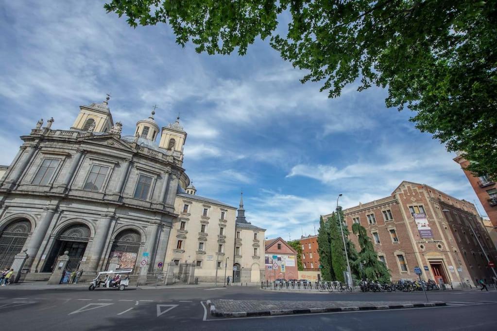 Estudio En Barrio La Latina Madrid Bagian luar foto